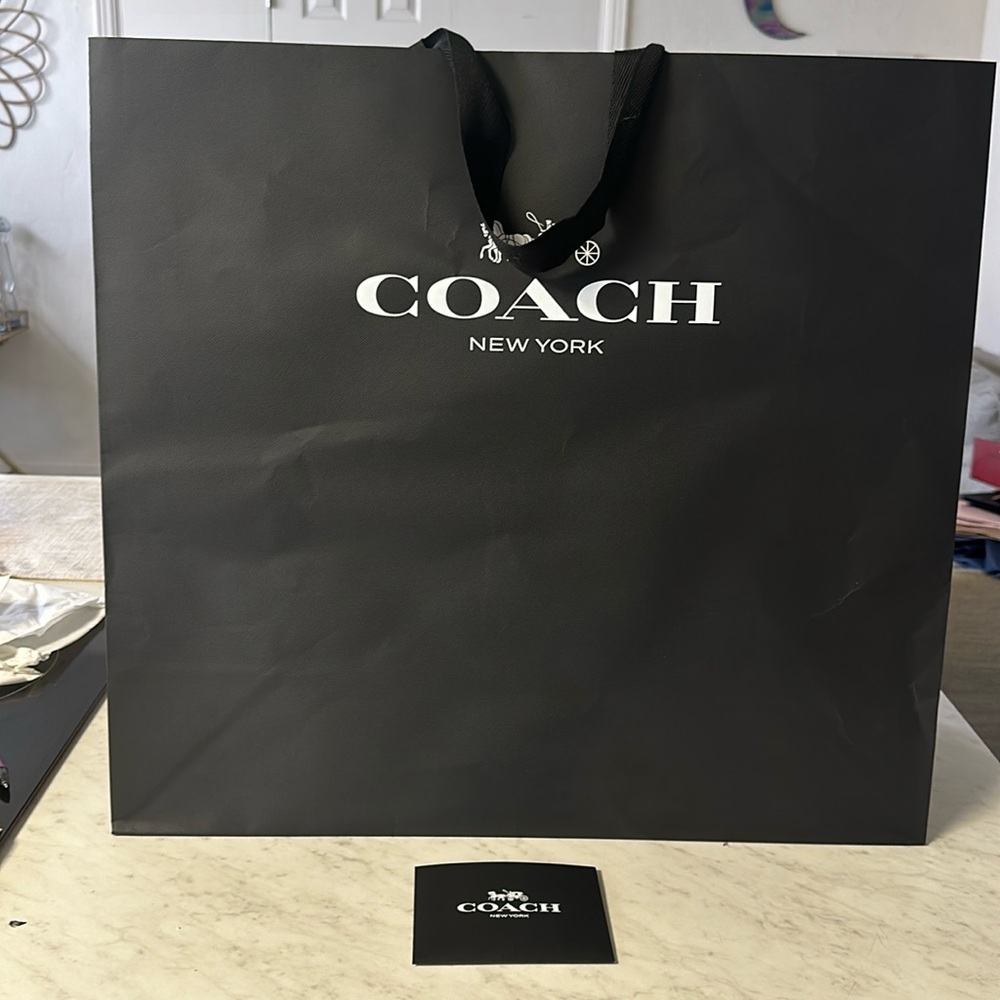 ✨🤍🖤Luxury Designer Bags and Boxes for Sale!
COACH BAG FOR SALE✨🤍🖤